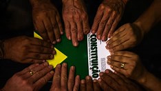 Brasil avança após 35 anos da Constituição, mas enfrenta dilemas no combate à desigualdade