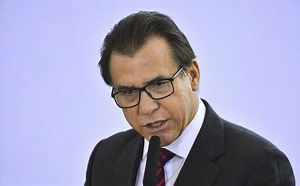 Governo vai editar nova portaria que dificulta trabalho aos feriados, mas com lista de exceções