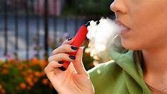 Países adotam vapes para reduzir uso do cigarro, mas não há consenso científico sobre estratégia