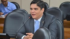 Vitor Bonfim sugere prioridade a advogados em atendimento bancário