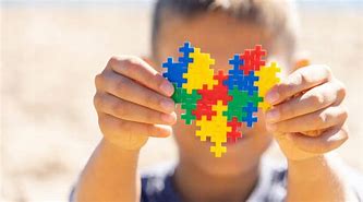 Justiça determina que Caixa conceda redução de jornada a funcionários com filhos autistas