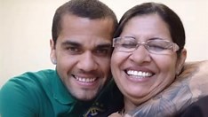 Após condenação por estupro, família de Daniel Alves pede 'respeito e compreensão'
