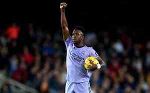 Espanha condena três à prisão por insultos racistas contra Vini Jr