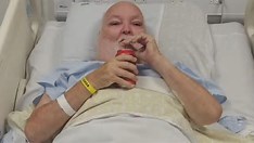 Idoso com Covid-19 viraliza após alegar que não bebe água há 50 anos, só refrigerante