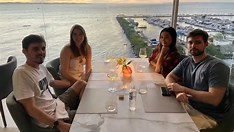 Almoço de amigos em Salvador termina com conta surpreendente de R$ 4.512 após confusão com preço de vinho