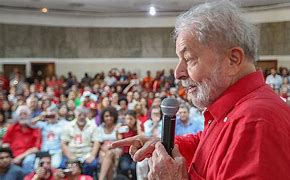 Governo Lula lançará prêmio para reconhecer iniciativas nas periferias brasileiras