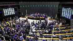 Câmara dos Deputados aprova isenção para carnes e conclui votação de projeto que regulamenta a reforma tributária