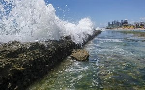 Governo quer barrar projeto que pode privatizar acesso a praias