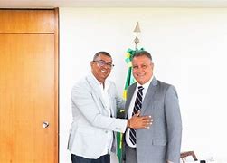 Prefeito da Lapa se aproxima de caciques petistas após rompimento com Eures