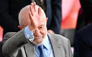 Lula veta projeto e mantém saidinhas de presos para visita a familiares