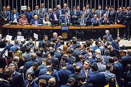 Deputados usam ‘emenda Pix’ para turbinar prefeituras de parentes