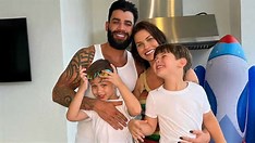 Gusttavo Lima minimiza filho de 7 anos dirigindo carro após polêmica com Detran: 'Aqui é raiz