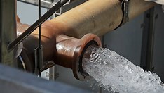 Sancionada lei que cria tarifa social de água e esgoto pra pessoas de baixa renda