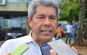 Após polêmica, Jerônimo Rodrigues afirma que não defendeu aprovação em massa de alunos na rede estadual de ensino