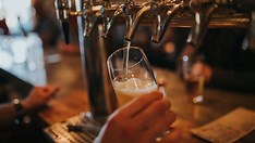 Número de bares e restaurantes com prejuízo em agosto aumenta 5%, diz Abrasel