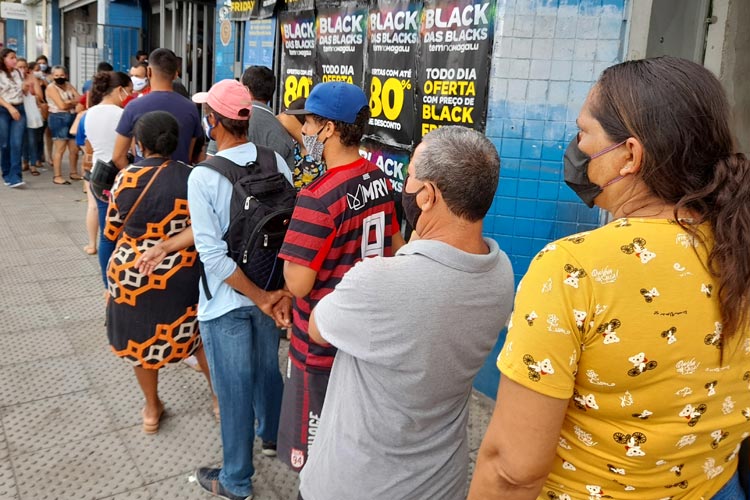 Brumado: Consumidores enfrentam filas no comércio para comprar mais barato durante o Black Friday  