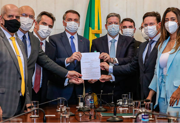 Bolsonaro sanciona alteração da LDO 2021 que viabilizará o Programa Auxílio Brasil