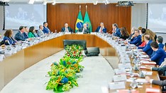 Lula desiste de fazer reforma ministerial no começo do ano