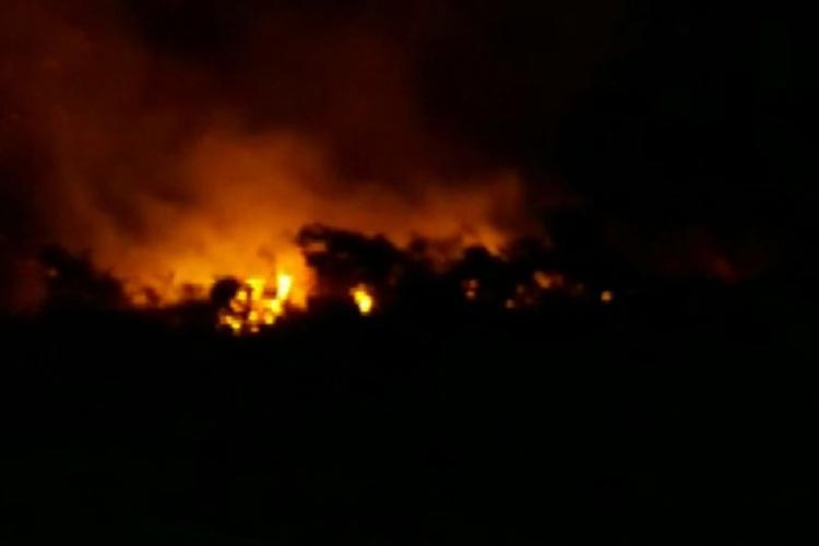 Incêndio atinge área de povoado da zona rural de Caetité  