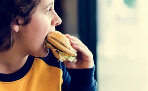 Crianças brasileiras estão mais altas e mais obesas, mostra estudo