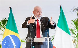 Lula cogita se candidatar em 2026 'para evitar a volta de trogloditas'