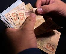 Com novo cálculo, salário mínimo será de ao menos R$ 1.412 em 2024