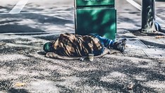 Bahia é top 3 entre número de notificações de violência contra população em situação de rua, aponta relatório