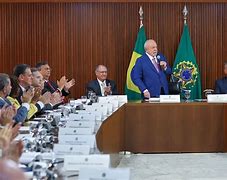 Lula fará reunião ministerial ampliada em março, diz colunista 