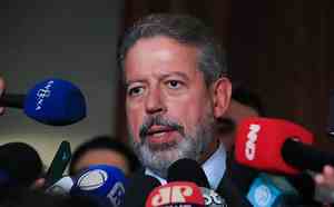 Projeto sobre aborto será debatido por comissão no segundo semestre, afirma Lira