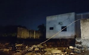 Temporal no Sudoeste baiano alaga hospital, derruba muros e arrasta veículos