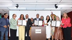 Professores da rede estadual recebem abono extraordinário do governo da Bahia