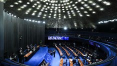 Câmara aprova urgência para debater fim de restrição do trabalho aos domingos