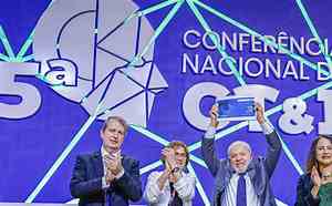 'Um marco neste país', diz Lula ao receber proposta de Plano Brasileiro de Inteligência Artificial