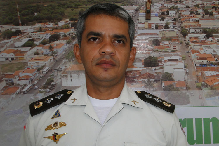Tenente Coronel Arthur Mascarenhas recebe título de cidadão de Guanambi 