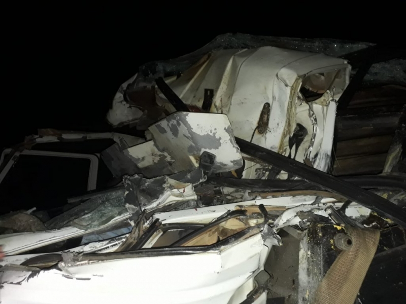 Igaporã : acidente entre ônibus e caminhão deixa três mortos e vários feridos na BR 430