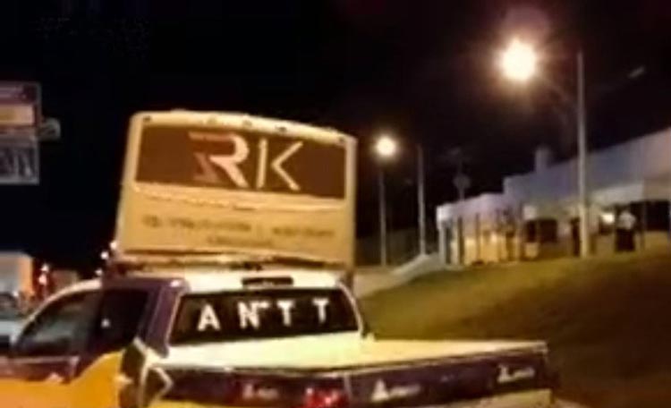 Ônibus em condições irregulares são apreendidos com 330 passageiros no sudoeste baiano  