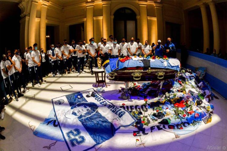 Maradona é enterrado na Argentina  