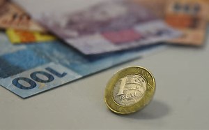 Pesquisa mostra que diferença salarial entre mulheres e homens caiu