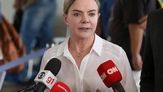 Gleisi Hoffmann teme que Lula tenha mesmo destino de Dilma se popularidade cair