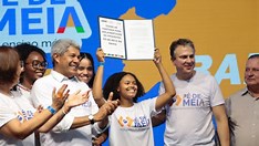 Mais de 255 mil estudantes na Bahia são beneficiados com o Programa Pé-de-Meia