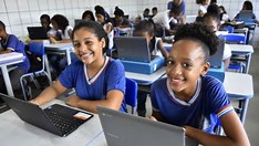 Aluno pobre de ensino médio deve receber R$ 167 por mês e poupança de R$ 3.000, estuda governo